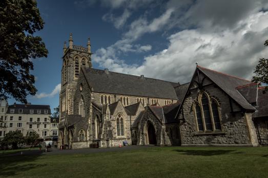 ClwydLLANDUDNOHolyTrinity(briandeeganCC-BY-SA2.0)1