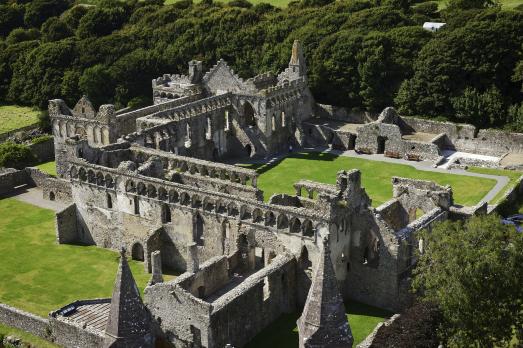 PembrokeshireSTDAVIDSStDavidsCathedral(©crowncopyright2020)38