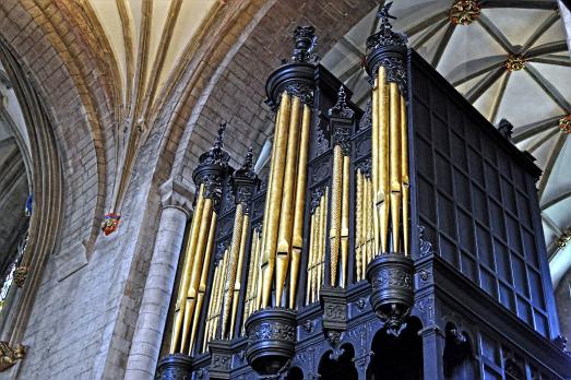 GloucestershireTEWKESBURYTewkesburyAbbey(jayt74CC-BY-SA2.0)3