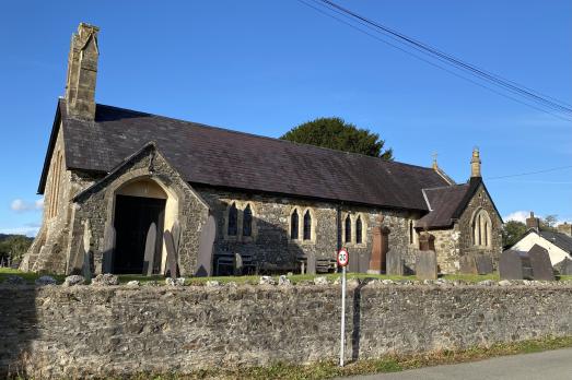 CarmarthenshireLLLANPUMSAINTLlanpumsaintChurch(alanhughesCC-BY-SA2.0)1