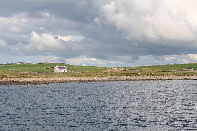 OrkneyIslandsSANDWICKStPeter(descalhounCC-BY-SA2.0)1