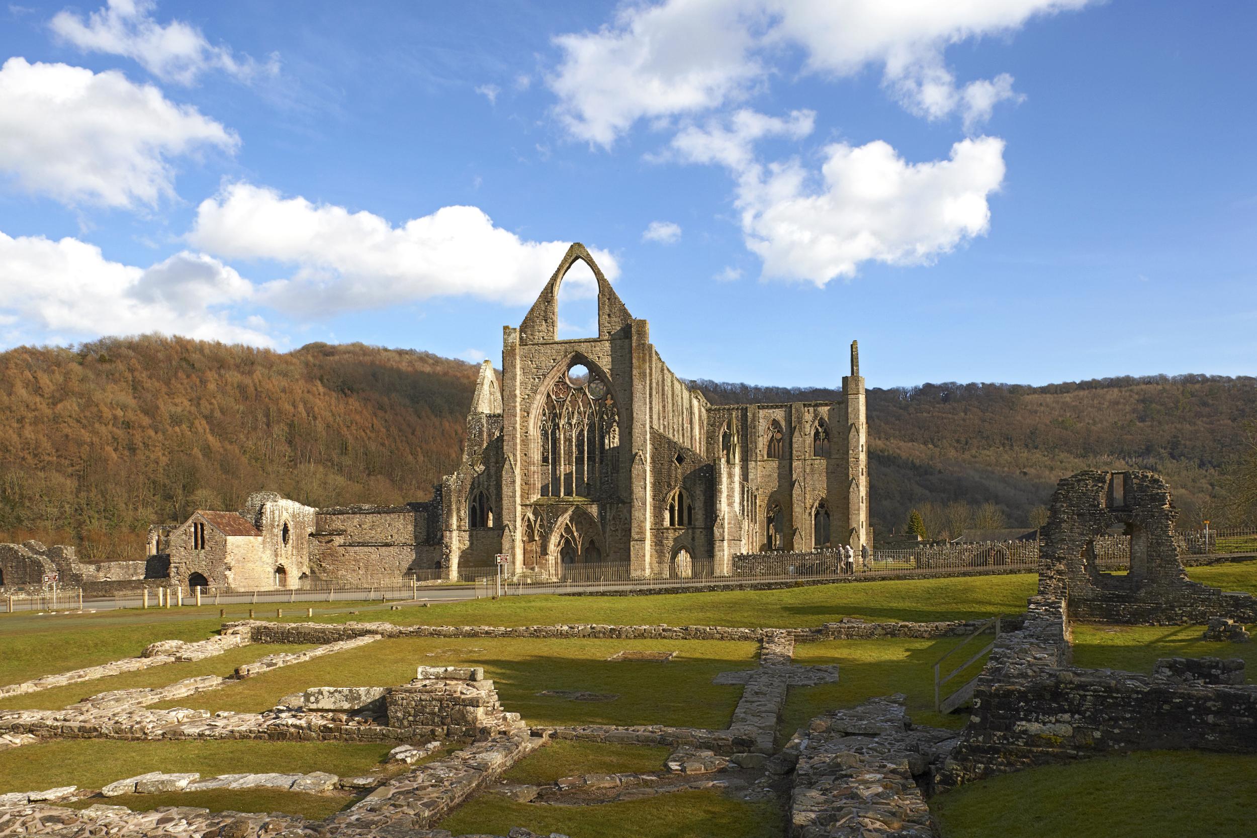 MonmouthshireTINTERNTinternAbbey(©crowncopyright2020)5