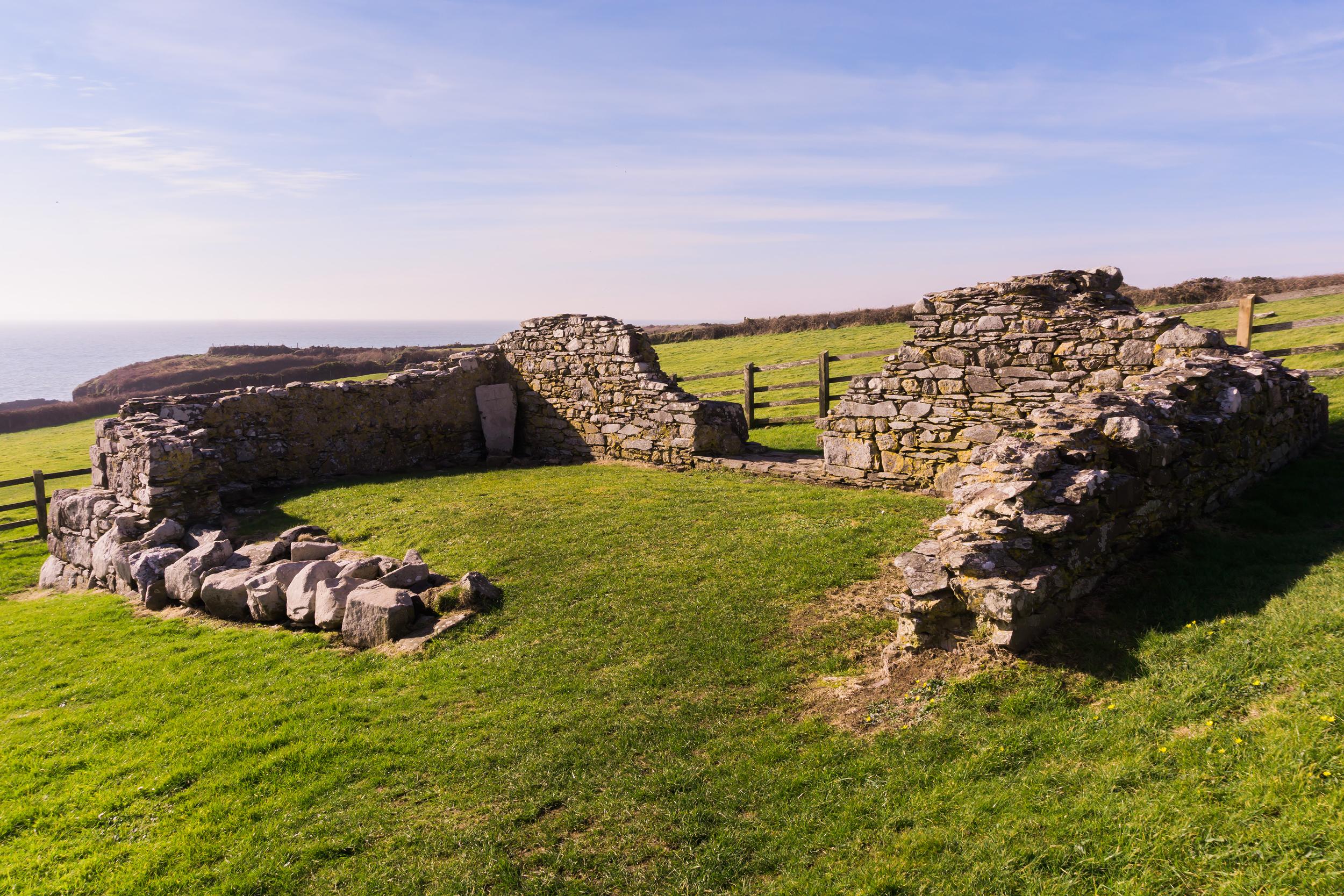 PembrokeshireSTDAVIDSStNonChapelRuin(©crowncopyright2020)1