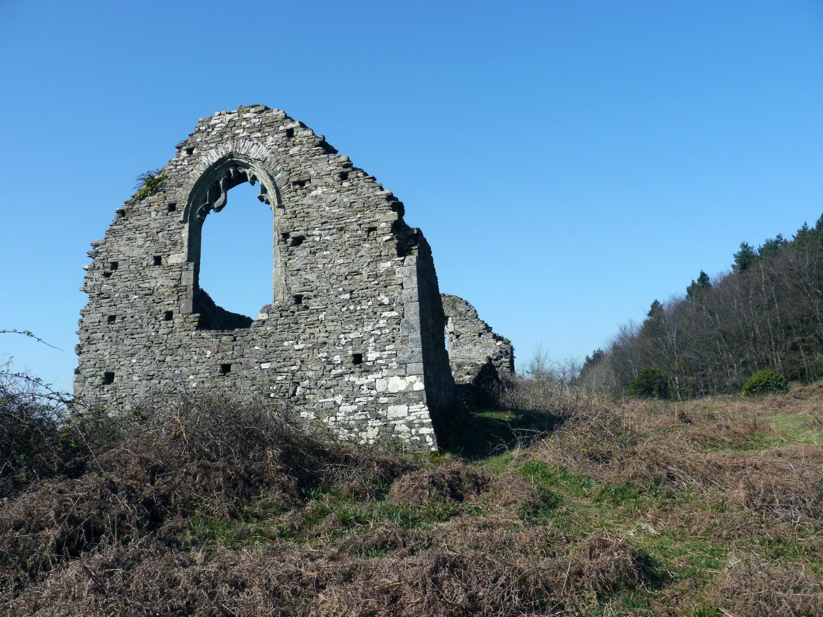 GlamorganMARGAMCapelMair(garethloveringphotographyCC-BY-ND2.0)1