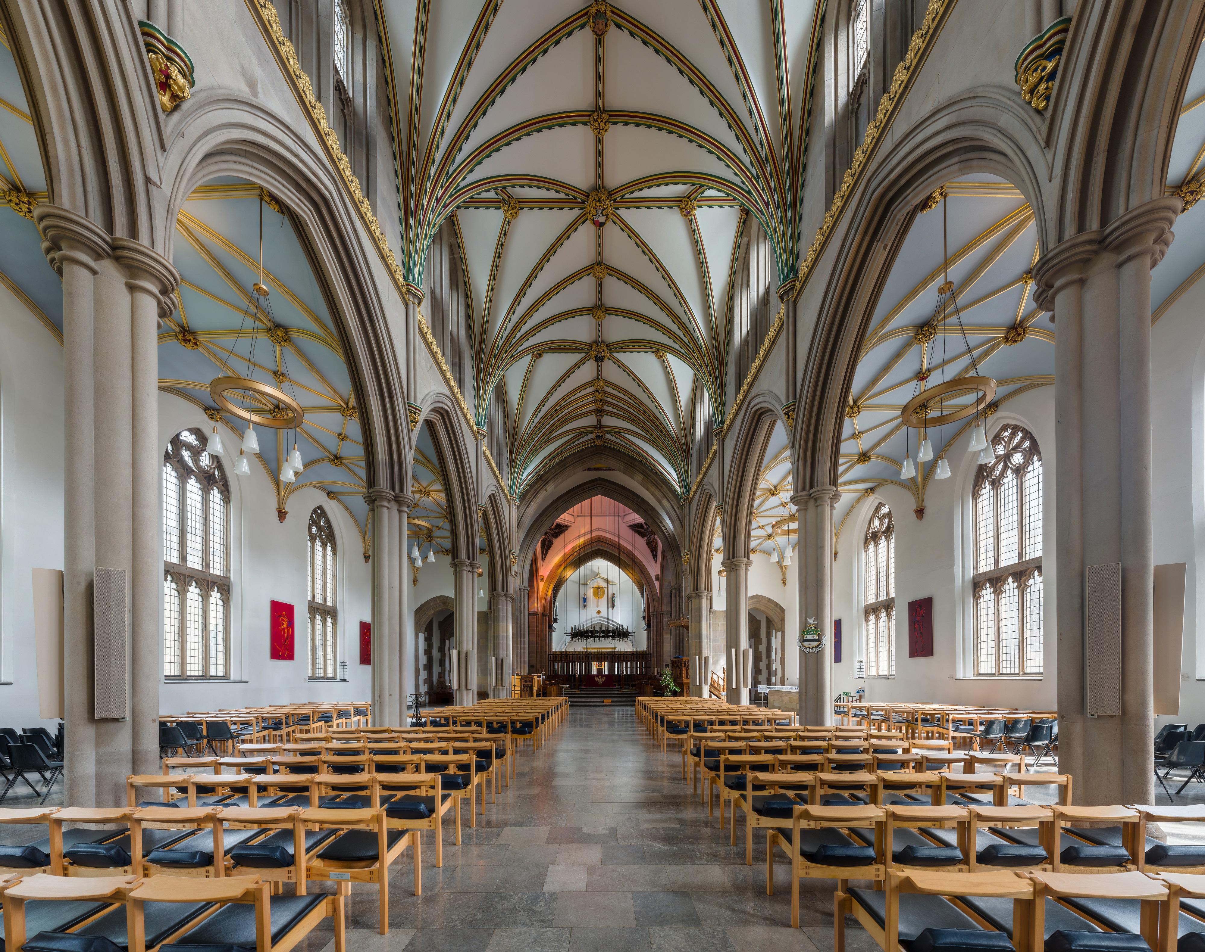 LancashireBLACKBURNBlackburnCathedral(davidilliffCC-BY-SA3.0)1